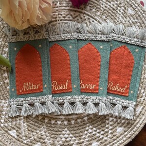 Personalized Prayermat Ornament: Islamic Kids Decor, Ramadan Mubarak mini payer mats afbeelding 6