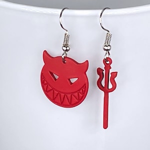 RÖDA DJÄVULENS ÖRHÄNGEN omakabla treuddsdjävul goth kawaii halloween present till henne emalj