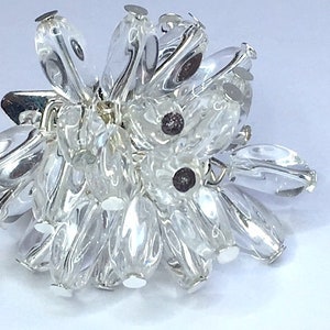 ANELLO COCKTAIL DI CRISTALLO anello a grappolo bianco ghiaccio unico nel suo genere anello a forma di ghiacciolo modernista stalagmite era spaziale avanguardia placcato argento