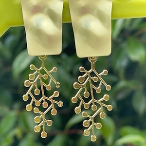 DISCO FLOWER EARRINGS drop studio 54 vintage look retro pushback post statement