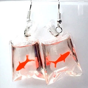 GOLDFISH BAG EARRINGS Acrylic