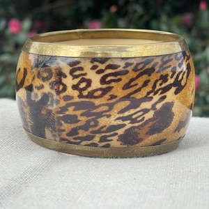 leopard print lucite vintage bangle metal rim 6.5 cm seventies