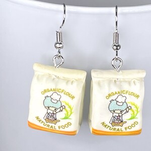 KOLCZYKI KAWAII FLOUR z jedzeniem i piciem, miniaturowy domek dla lalek, posrebrzany polimer, prezent dla niej