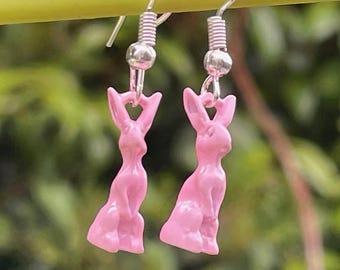 Boucles d'oreilles en émail et lapin rose kawaii, cadeau pour elle, boucles d'oreilles pendantes boucles d'oreilles uniques