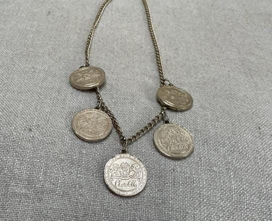 Vtg 1960s Churchill's Club London Member coin Necklace Goldtone Harry Meadows