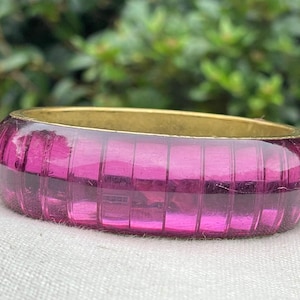 Vintage roze gefacetteerde retro disco lucite messing armband 6,5 cm