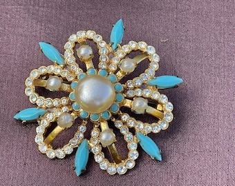 Broche vintage de estrella con cristales y perlas de imitación turquesa en tono dorado, 4 cm