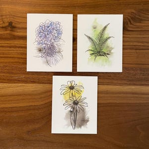 花柄ノートカード - シダ、アジサイ、ブラックアイドスーザンの葉が描かれた、4インチ×5インチの折り畳み式、中は空白の植物ノートカード3枚セット