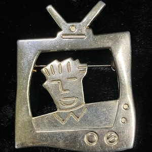 Vintage Gold Tone  Brass Retro TV/Television w Man Face Quirky Fashion Brooch Pin