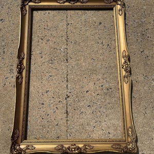 Vintage Mid Century Ornate French Style Wood Guilt Photo Picture Art Frame w Beautiful Scroll Work in Baroque /Rococo Style 42”x29”
