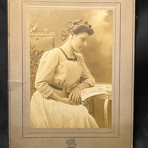 "Antike Gibson Girl Fotografie ""Gibson Girl"" von Sol Young Studios um 1900."