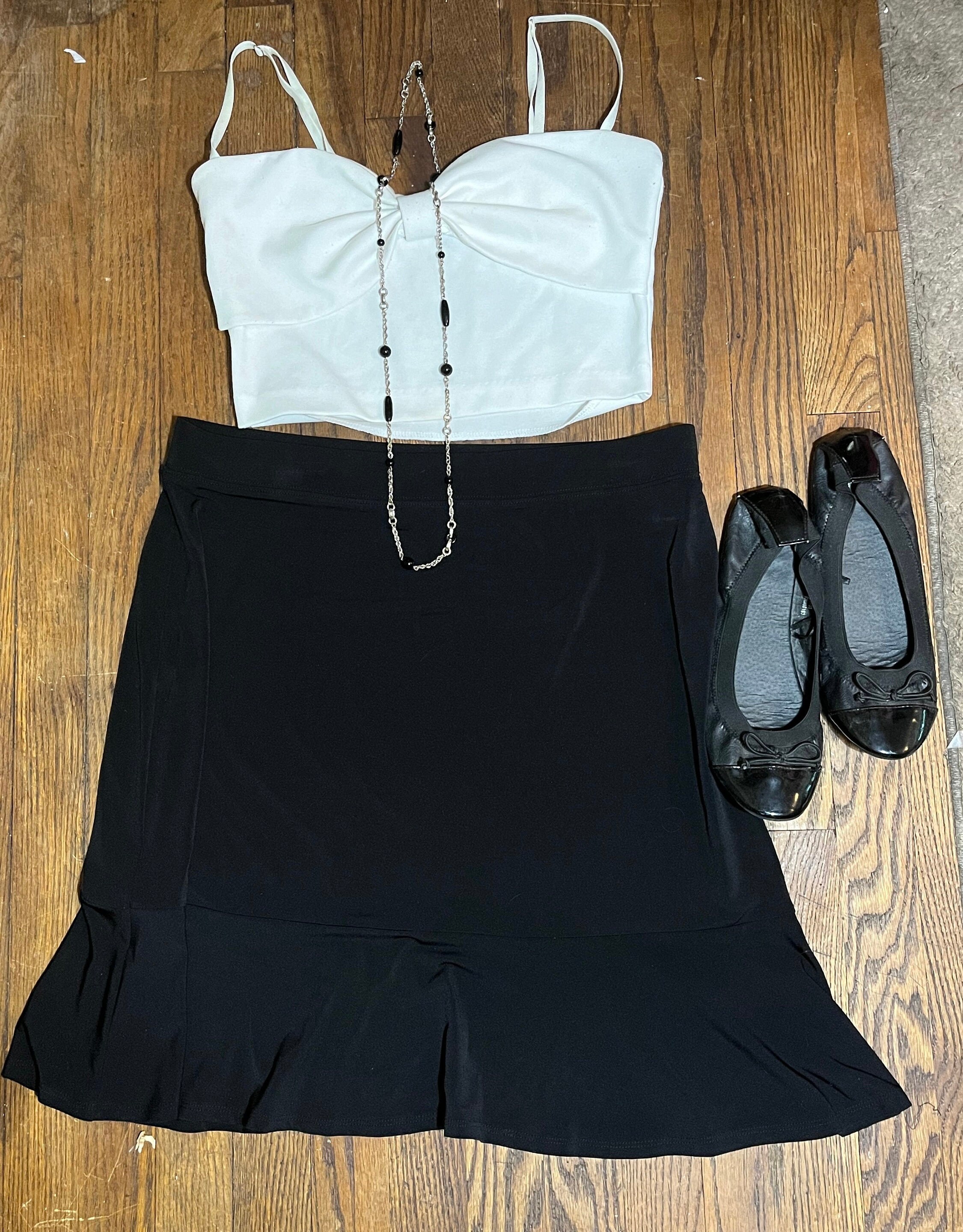 SALE! Sz Large Vintage Liz Claiborne Black Stretchy A-Line Skirt w Ruffle Bottom c1980s-1990s