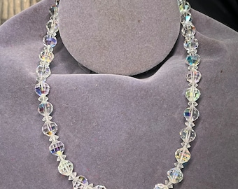 Antik Art Deco 16,75” LAGUNA AB Aurora Borealis fasetterad kristallhalsband; exklusiva kostymsmycken