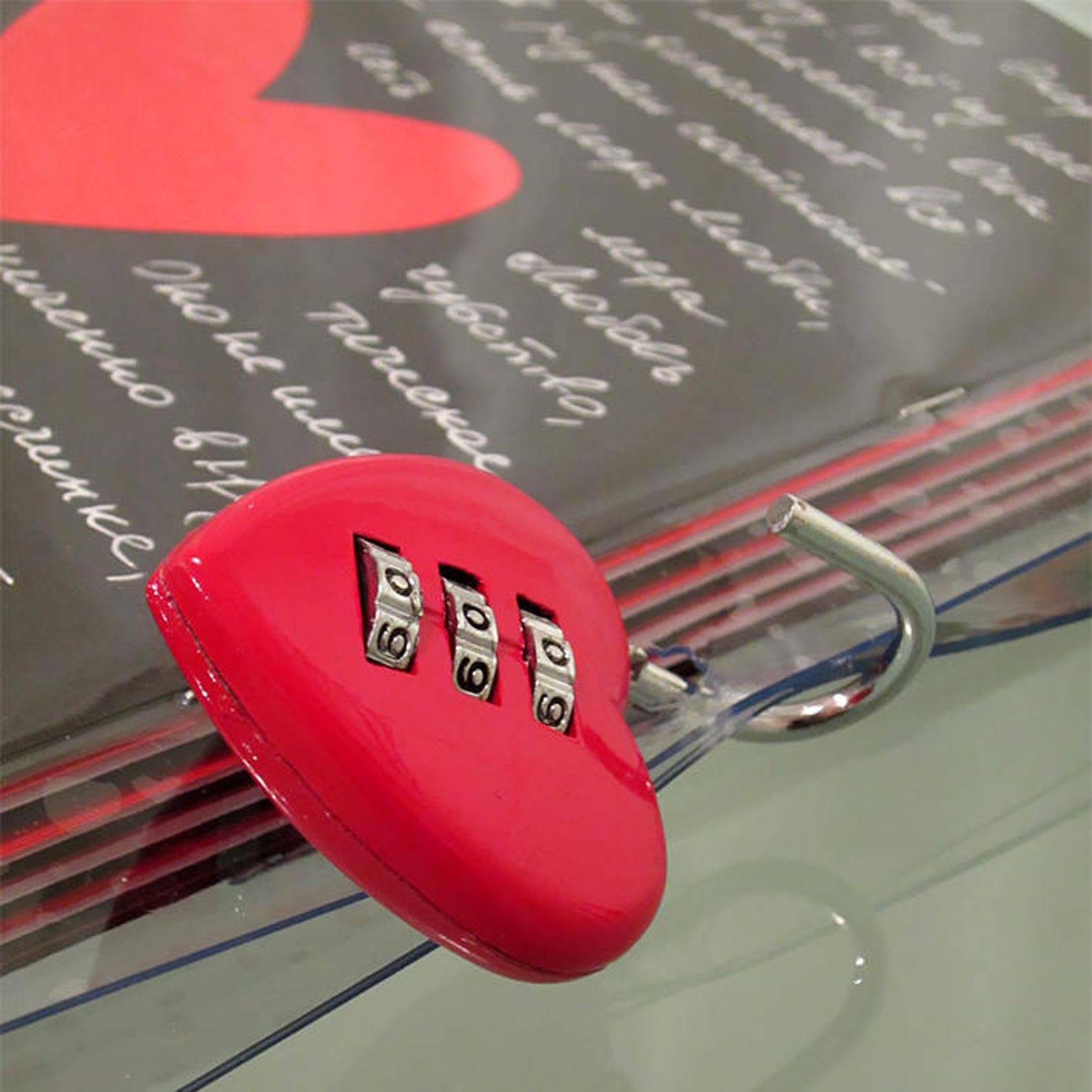 прикольная футболка пилота. I am buy. офис сериал лого. Nike air jordan 2. дневник с замочком.