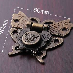 1Kies antieke bronzen kleur &quot;butterfly&quot; vergrendelen klink vakje hardware, sieraden doos klink, geschenkdozen sloten met knop vergrendelen 50 * 40mm