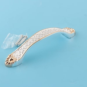 Handles and Pulls Flower pattern Handles for Door Decorative gate pulls handle Kitchen Door Knob Cabinet Drawer Furniture pulls 12.5cm