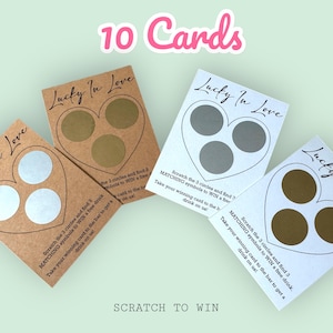 Carte à gratter Lucky In Love. Cadeau de mariage parfait pour les invités. Gagnez un verre au bar. Cadeau de divertissement de jeu de mariage unique et amusant