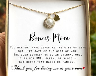 Bonus mom gift from bride Bonus mom necklace Stepmom wedding gift from the groom Dainty pearl necklace Christmas gift for mom mother in law