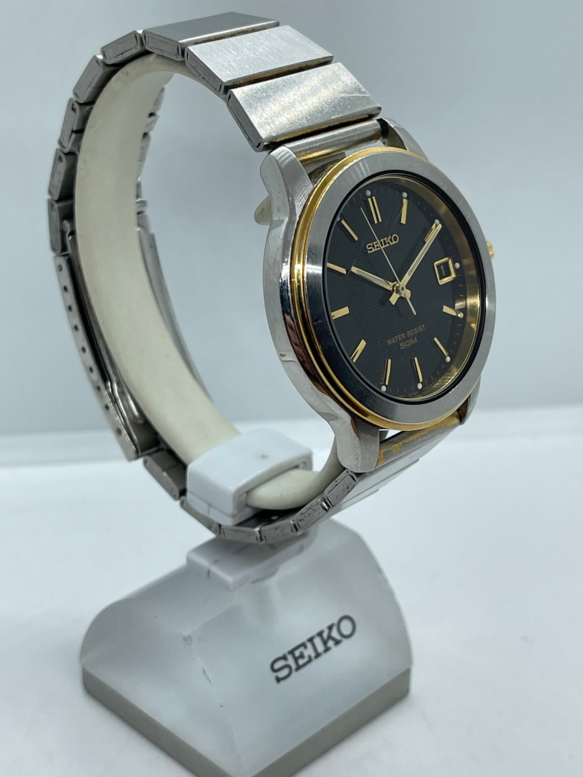 Seiko Quartz V742-8119 Vintage Rare Wrist Watch Japan Day WR