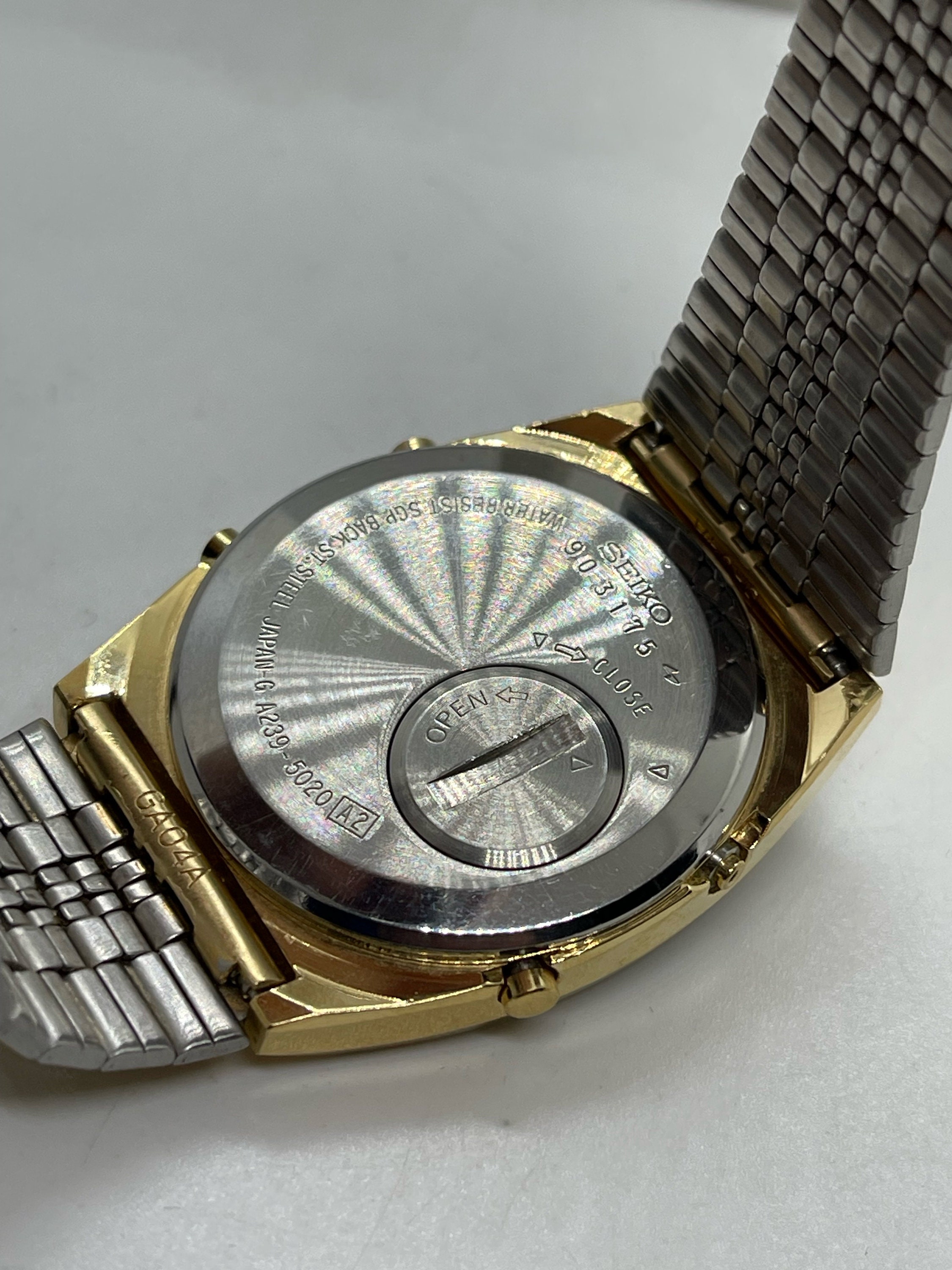 SEIKOセイコーアトラスA239-5020 捻ろ 動作品 ワールドタイム SEIKOセイコーアトラスA239-5020 捻ろ 動作品 ワールドタイム