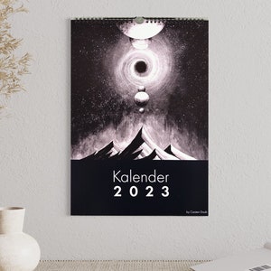 Kalender 2023 mit Illustrationen von Bergen, Universum, Planeten image 1