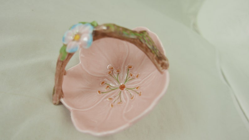 marked to base Vintage Sylvac pottery serving dishbasket
