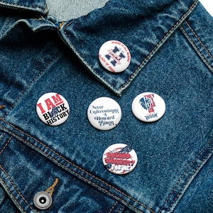 Howard Set of pin buttons