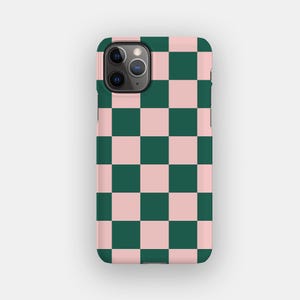 Capa xadrez verde e rosa para iPhone 17, 16, 15 e 14 da Apple. Opção MagSafe.