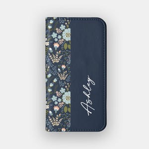 Funda tipo cartera con estampado floral azul marino / Funda tipo libro de piel vegana con flores azules / Compatible con iPhone 16, 15, 14 y 13, y Samsung Galaxy S25, S24, S23 y S22