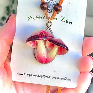 Double cap 3D petite Glow in dark Mushroom Necklace,  mushroompendant Mushroom Jewelry, Natural Jewelry, Music Festival Jewelry