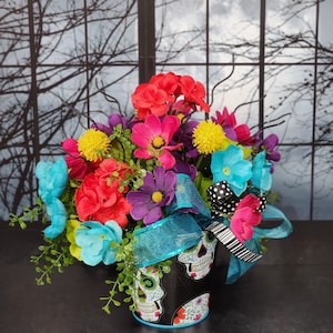 Sugar Skull Floral Arrangement: Colorful Dia de Los Muertos Decor
