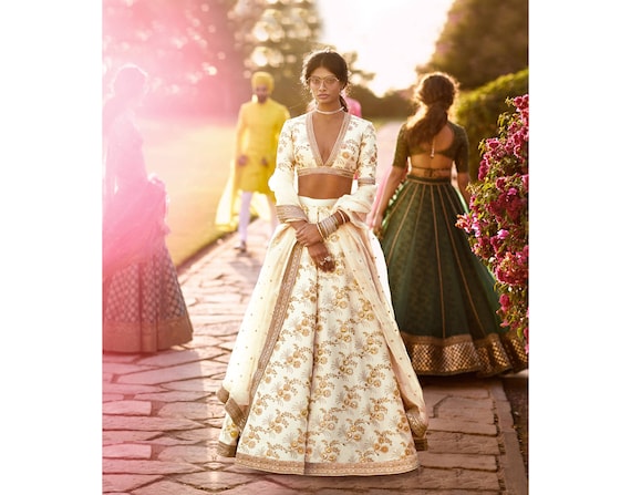 pakistani designer dresses in white colour