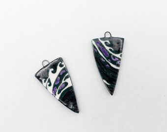 Duo of enameled ceramic charms: artistic, abstract, colorful, hand-painted. A fancy touch for your jewelry!