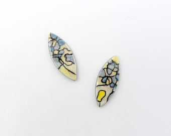 Duo of enameled ceramic charms: artistic, abstract, colorful, hand-painted. A fancy touch for your jewelry!