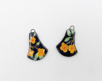 Enameled ceramic flower charms, sarreve, hand painted, porcelain flower charms