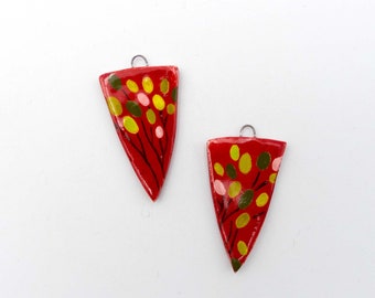 Duo of enameled ceramic charms: artistic, abstract, colorful, hand-painted. A fancy touch for your jewelry!