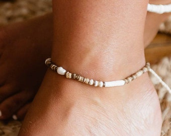 Kauai Puka Shell & Pearl Anklet de Pineapple Island: Boho Beachy Vibes, joyería de surfista hawaiana, regalo perfecto para surfista, joyería hecha a mano