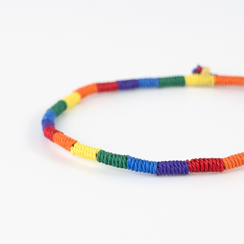 Proprio come noi Bracciale Pride intrecciato di Pineapple Island / Gioielli intrecciati fatti a mano, Bracciale Rainbow Pride / Bracciale Pride LGBTQ immagine 4