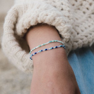 Bracelet de perles minimaliste : bijoux faits main pour femme Style bohème de l'île aux ananas, cadeau de bracelet fait main pour elle image 3