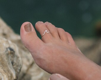 Surfer Girl Wave Toe Ring, Silver plated toe ring, Minimal toe ring,Handmade jewelry, Dainty Toe ring, Adjustable Toe Ring, Pineapple Island