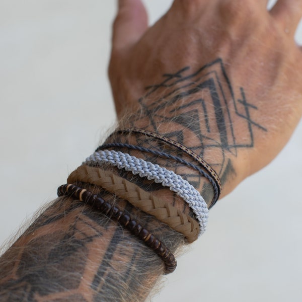 Koh Lanta Herren Armband Set: Surf's Up mit handgemachtem Web- & Perlenschmuck - Einzigartiges Geschenk für Ihn von Ananas!