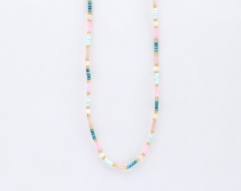 Collar de capas con cuentas rosas y verdes – Gargantilla pastel hecha a mano