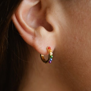 Surya Rainbow Huggie Hoop Earrings Boho Earrings by Pineapple Island Boho jewellery, Gold earrings, Handmade jewelry, Beaded Earrings imagem 1
