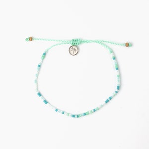 Bracelet de perles minimaliste : bijoux faits main pour femme Style bohème de l'île aux ananas, cadeau de bracelet fait main pour elle Aqua