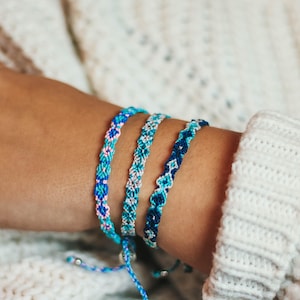 Leme Surfer verstellbares Freundschaftsarmband von Pineapple Island | Gewebtes Armband Perfekt für Beste Freunde, Handgemacht in Bali, Geschenk für Sie