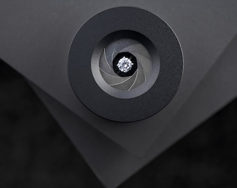 Unique Engagement Ring Box - Customizable with Mechanical Iris Mechanism