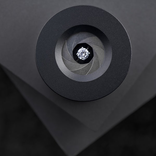 Engagement Ring Box - Metal (Mechanical Iris or Aperture)