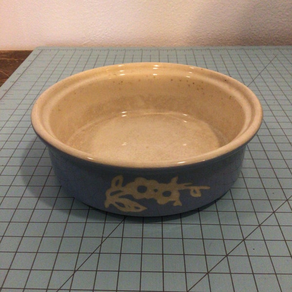 Cameo Ware by Harper USA Bowl