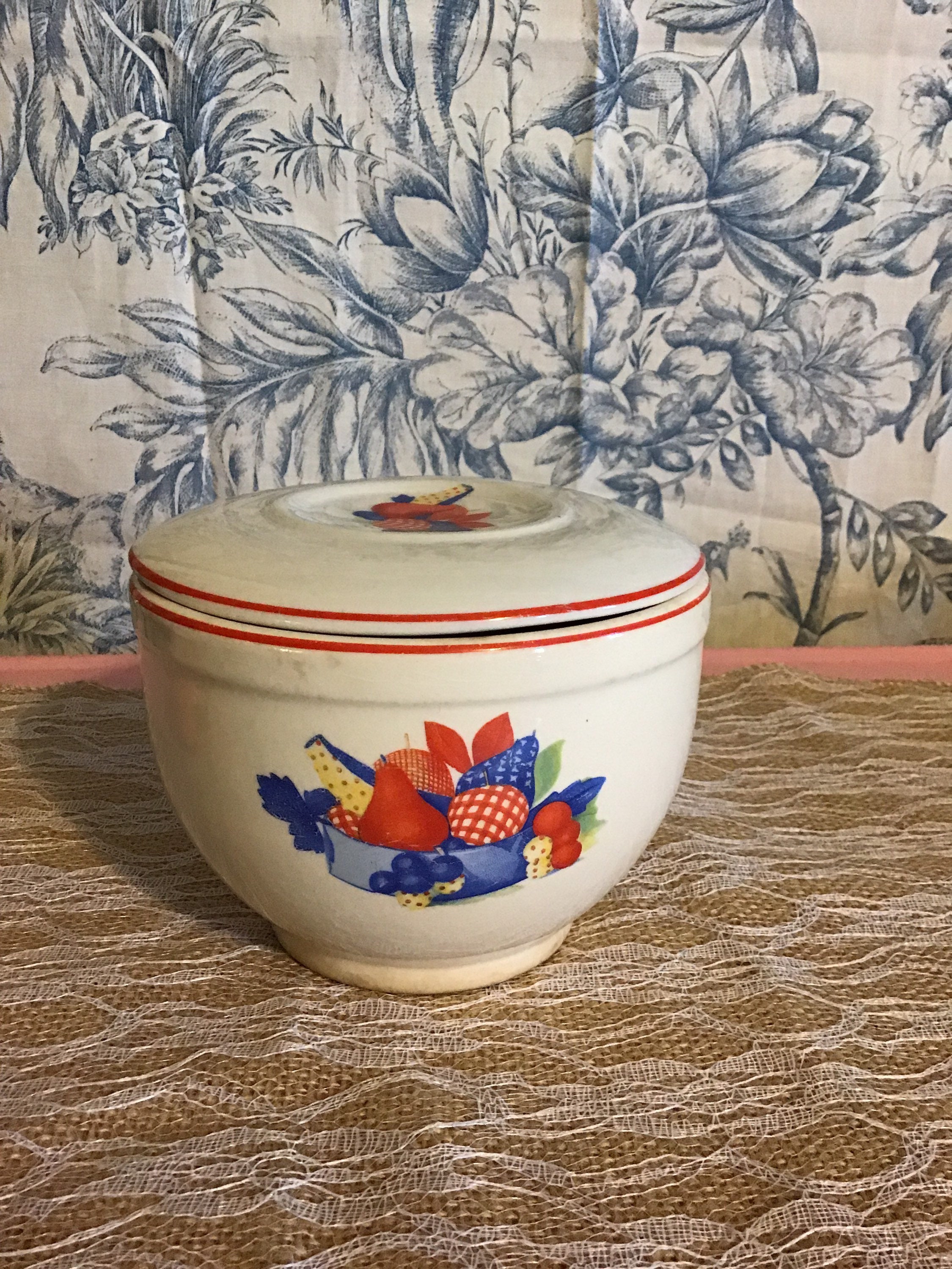Bowls Universal Cambridge Calico Fruit Bowl with Lid. Dining & Serving Home & Living