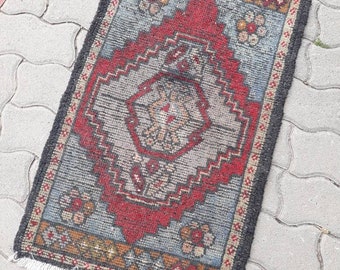 2'9"x1'8"ft /Small rug, Distressed Turkish Oushak Small rug, Oriental rug, low pile rug rug, pale rug, pile rug, muted rug, vintage Rug